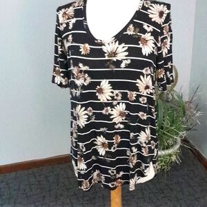 24/7 Maurice Sz Large beautiful longer black and floral stripped design shirt